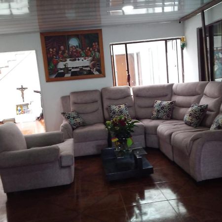 בוגוטה Habitacion Con Bano Privado Cerca Al Aeropuerto מראה חיצוני תמונה